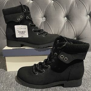 NWT St John’s Bay Black Boots